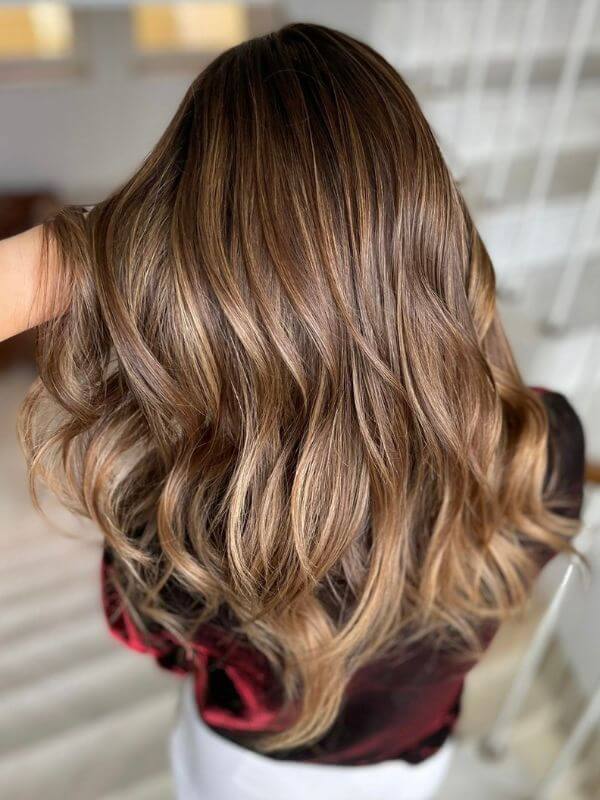 peluquería especializada en mechas babylights en Rubí